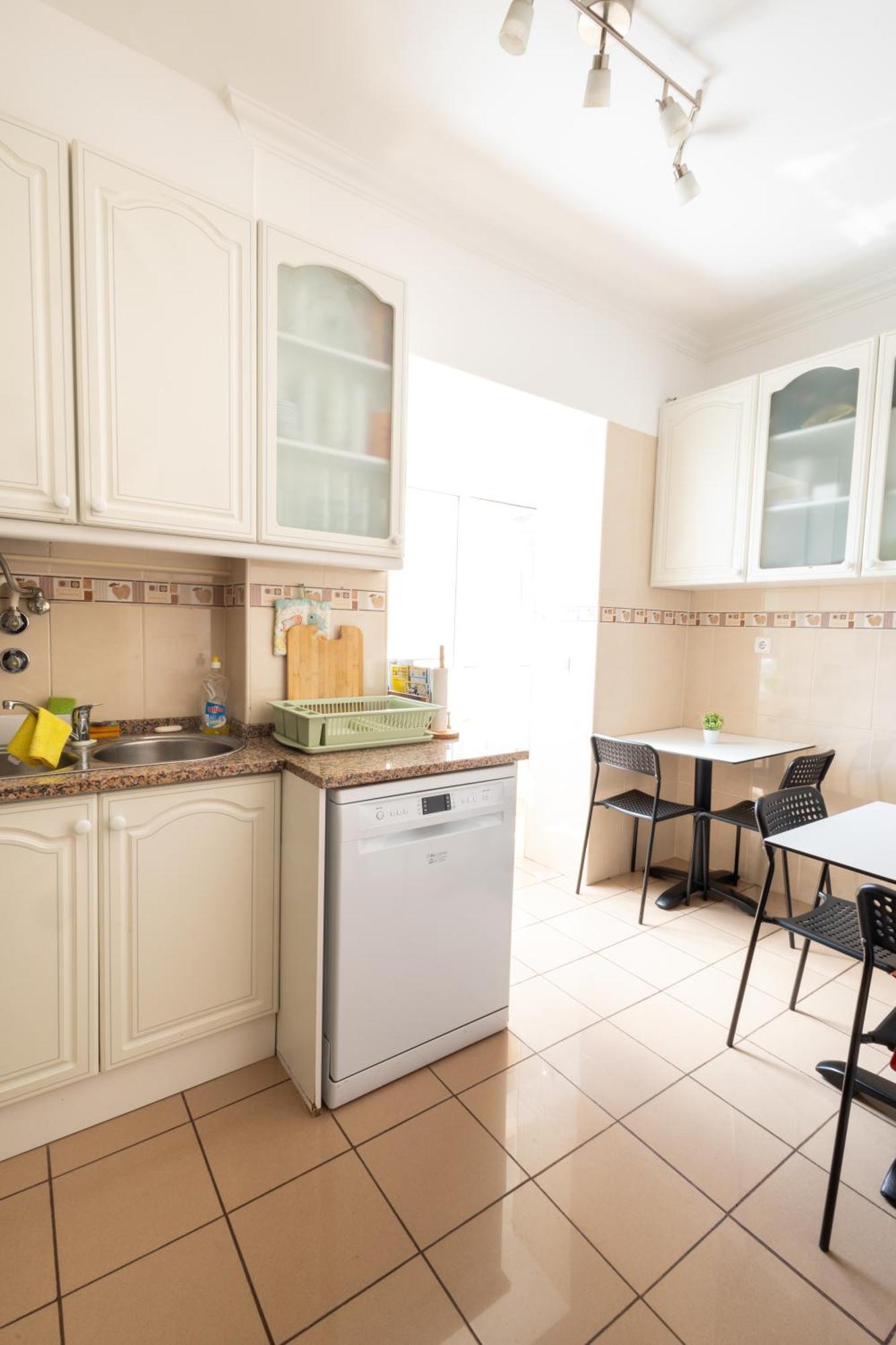 Gasthof Sweet Suites Guesthouse Close To Famous Avenue Liberty 3*